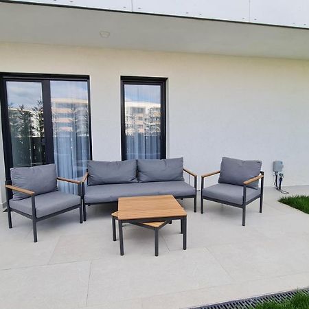 Sara Apartment Oradea Exterior foto